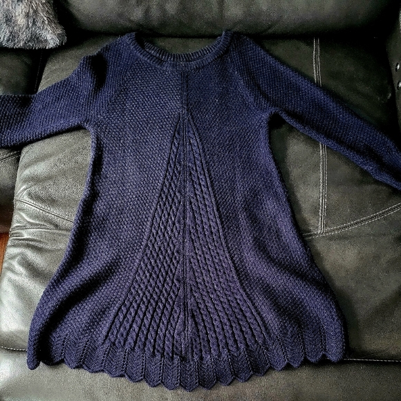 Gorgeous Detailed Navy Sweater - Picture 4 of 5